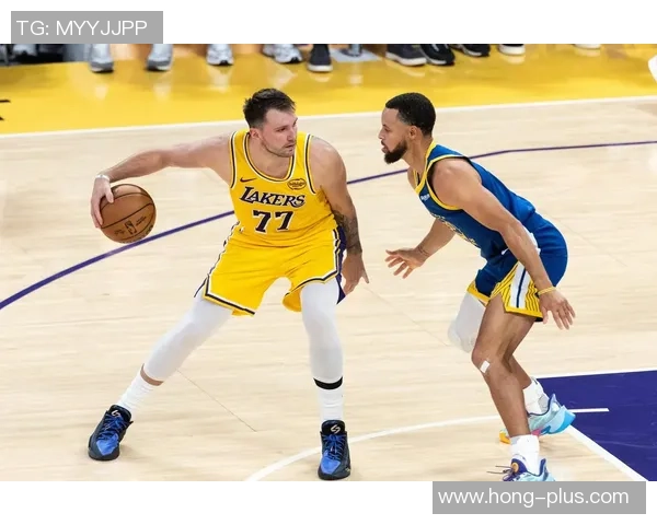 2017年NBA季后赛首战勇士对决骑士精彩回顾与赛后分析